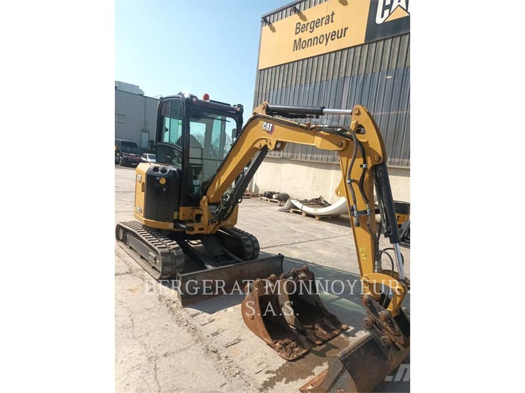 CAT 302.7 Excavatoare pe șenile
