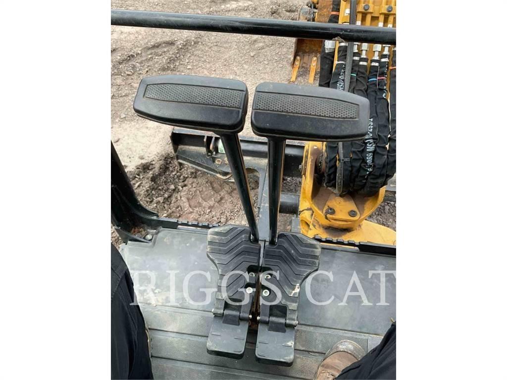 CAT 302.7 Excavatoare pe șenile
