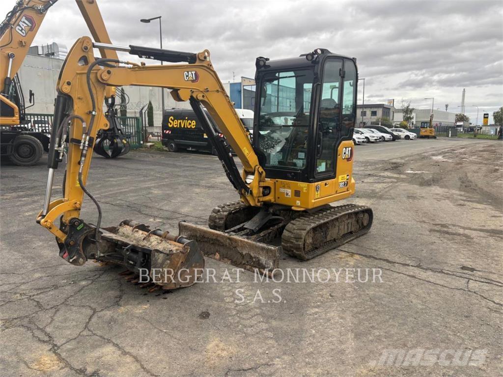 CAT 302.7 Excavatoare pe șenile
