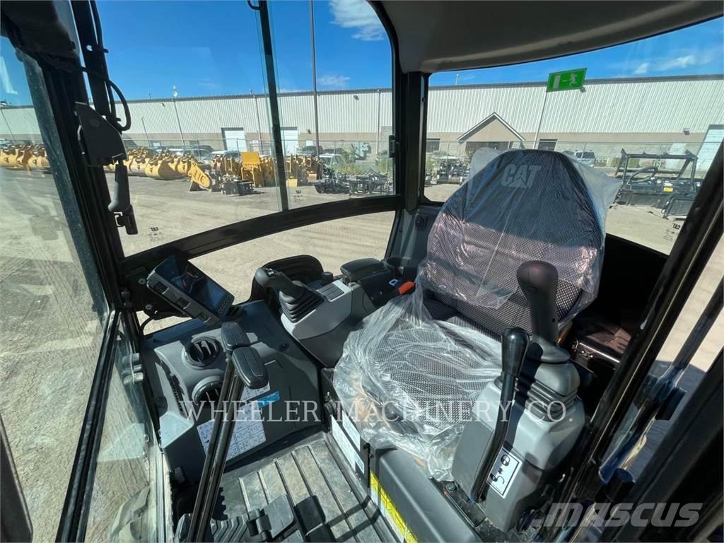 CAT 302.7 C3 Excavatoare pe șenile
