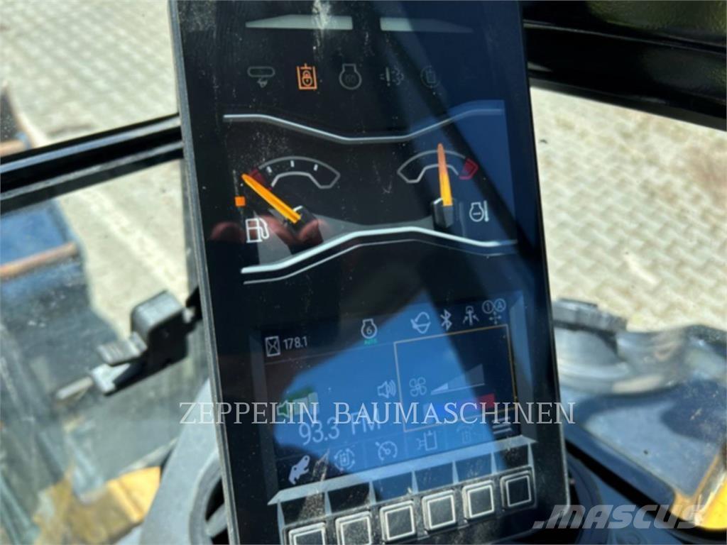 CAT 302.7CR-07 Excavatoare pe șenile
