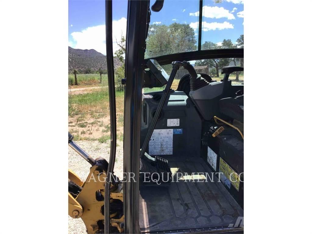 CAT 302 THB Excavatoare pe șenile
