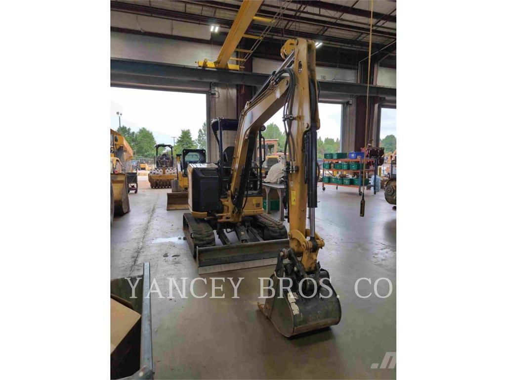 CAT 304 Excavatoare pe șenile
