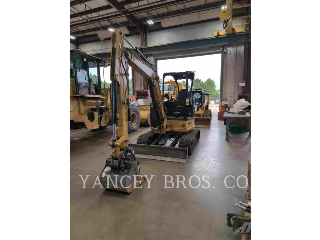 CAT 304 Excavatoare pe șenile
