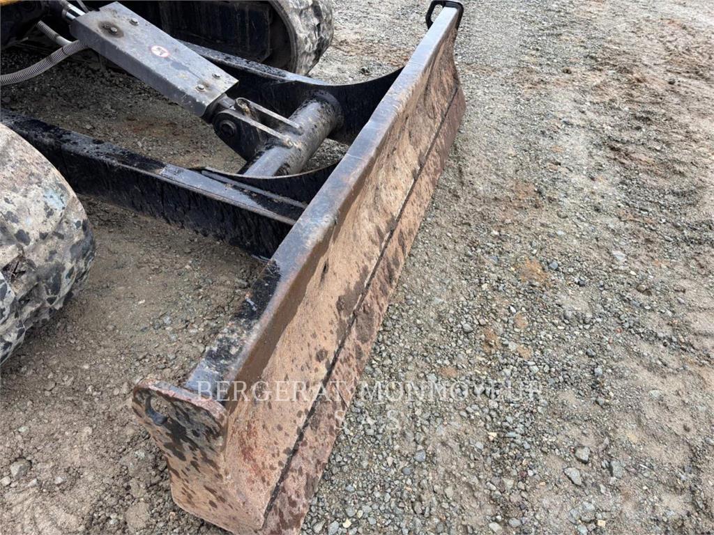 CAT 305 Excavatoare pe șenile
