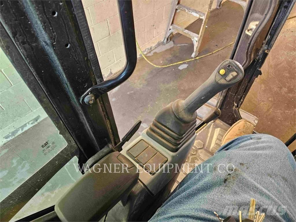 CAT 308 CR Excavatoare pe șenile
