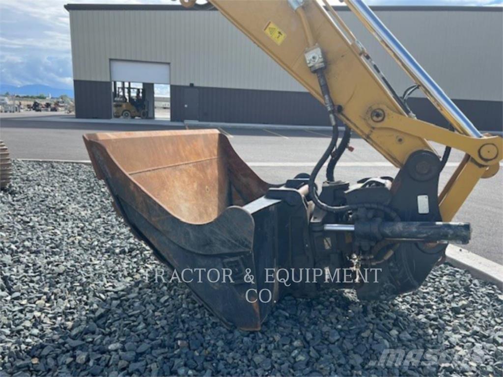 CAT 320 Excavatoare pe șenile
