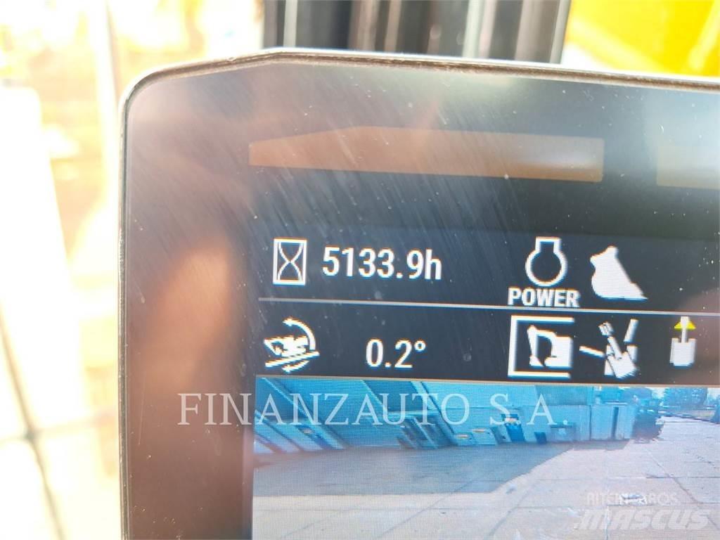 CAT 320 Excavatoare pe șenile
