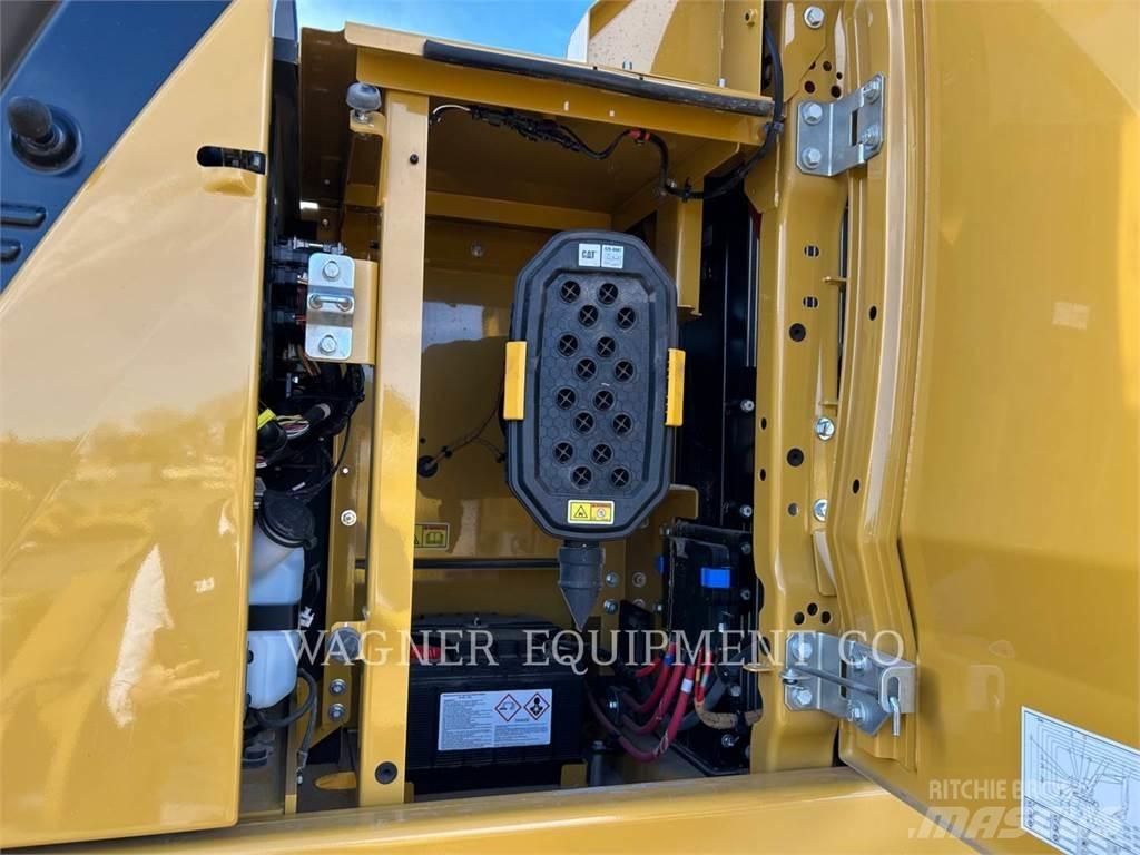 CAT 320 Excavatoare pe șenile
