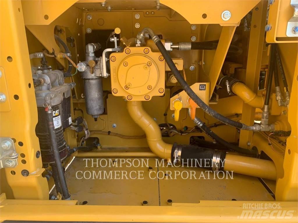 CAT 320 Excavatoare pe șenile
