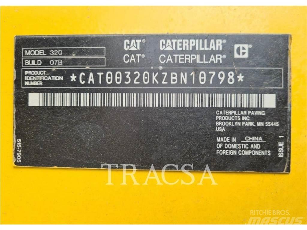 CAT 320 Excavatoare pe șenile
