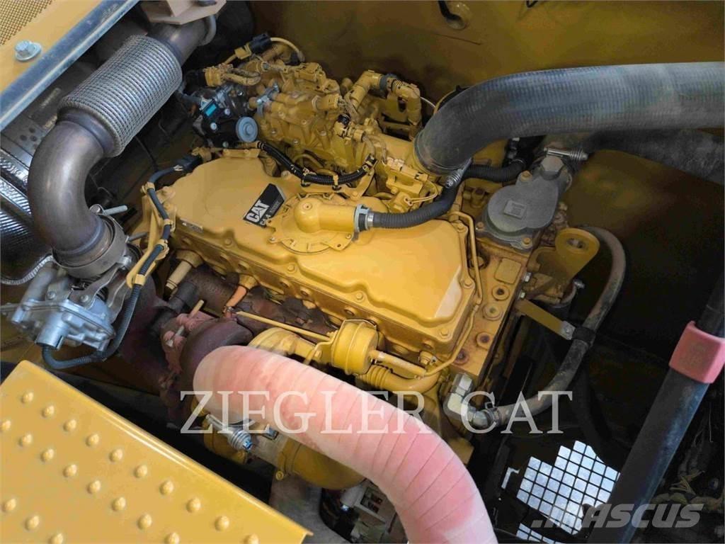 CAT 320 Excavatoare pe șenile
