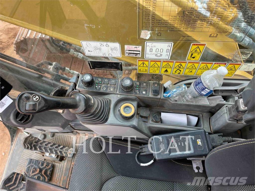 CAT 32007 Excavatoare pe șenile
