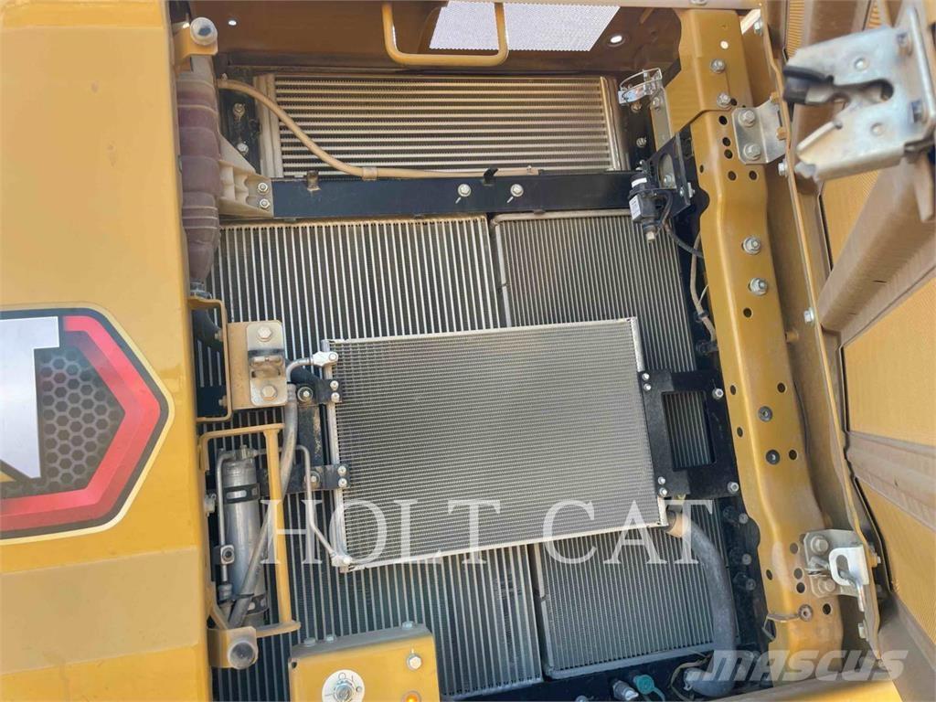 CAT 32007 Excavatoare pe șenile
