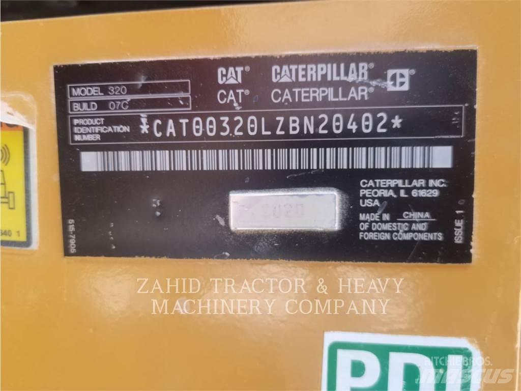 CAT 32007 Excavatoare pe șenile
