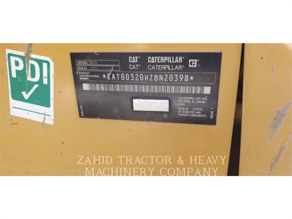 CAT 32007 Excavatoare pe șenile
