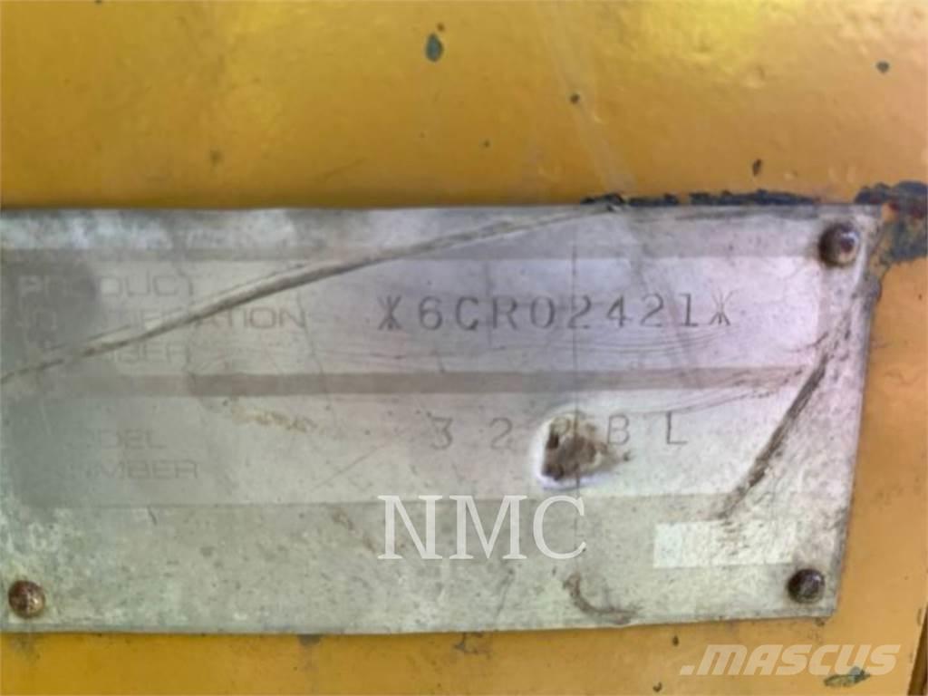 CAT 320BL Excavatoare pe șenile
