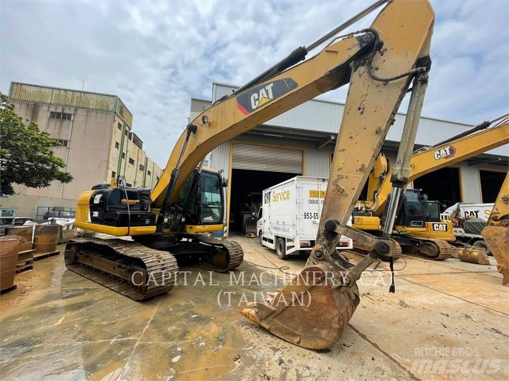 CAT 320D2 Excavatoare pe șenile
