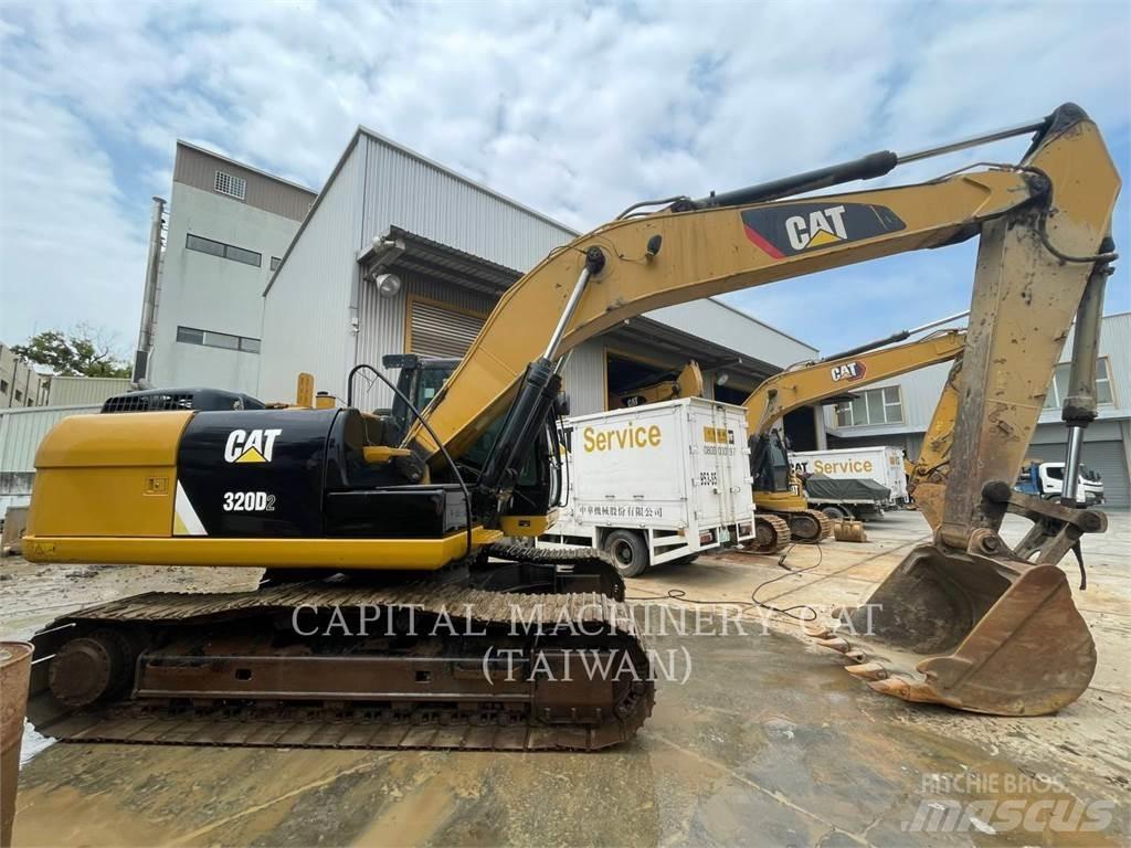 CAT 320D2 Excavatoare pe șenile
