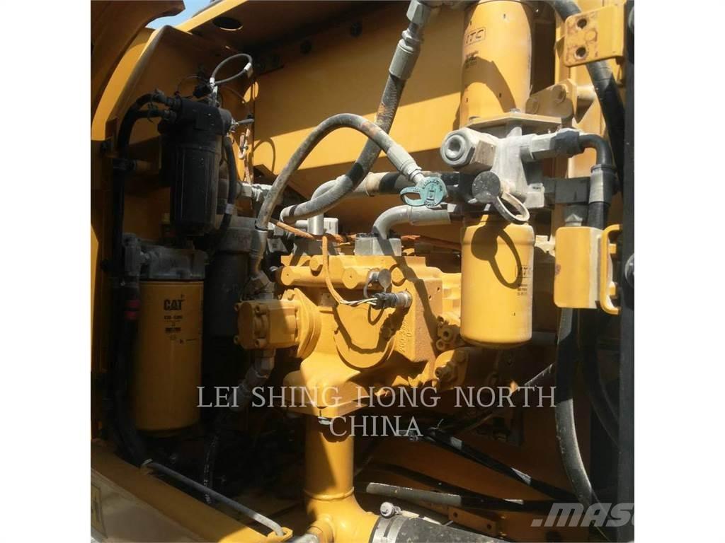 CAT 320D2 Excavatoare pe șenile
