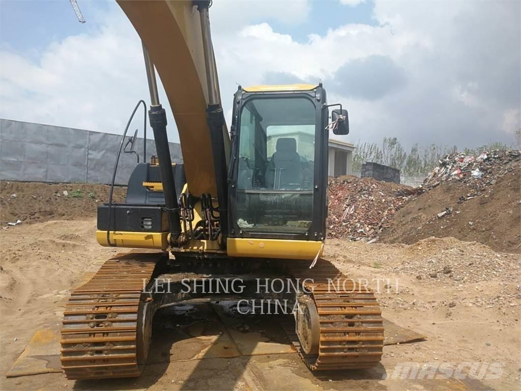 CAT 320D2 Excavatoare pe șenile
