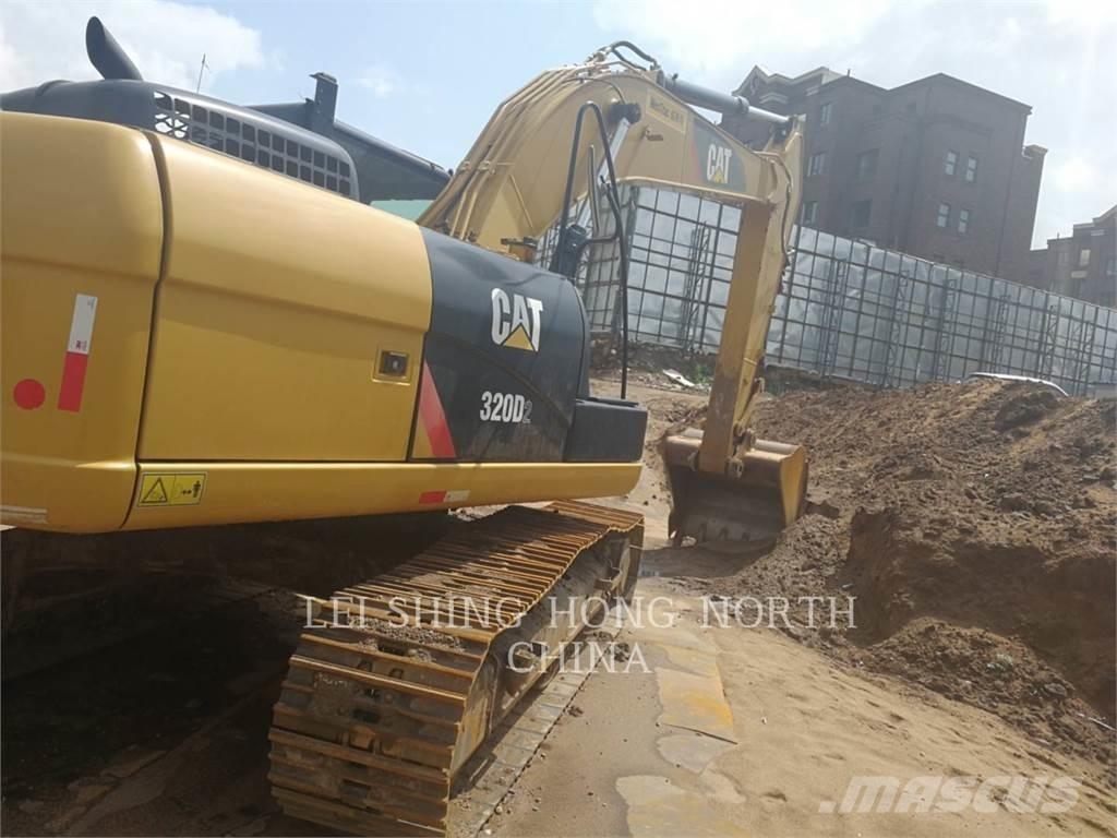 CAT 320D2 Excavatoare pe șenile
