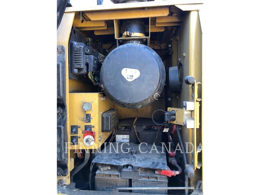 CAT 320D2 FM Excavatoare