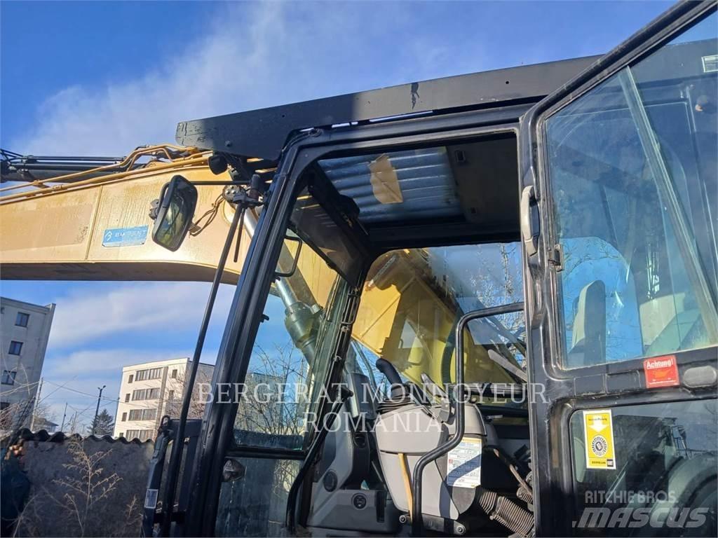 CAT 320FL Excavatoare pe șenile
