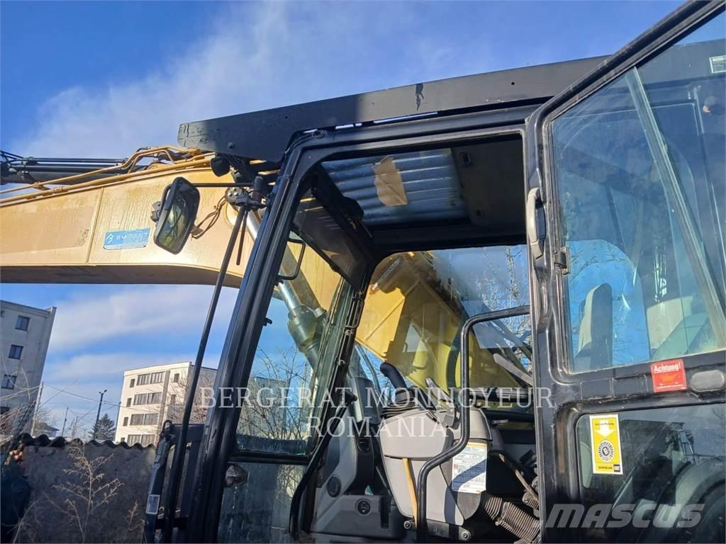 CAT 320FL Excavatoare pe șenile
