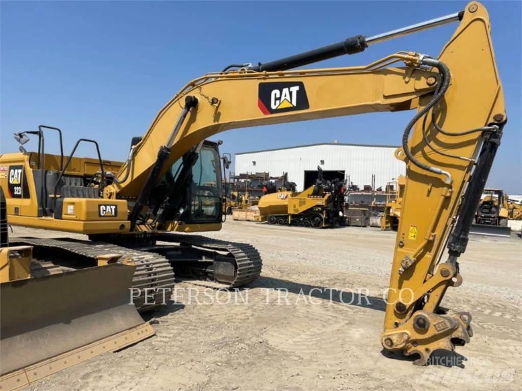 CAT 323 Excavatoare pe șenile
