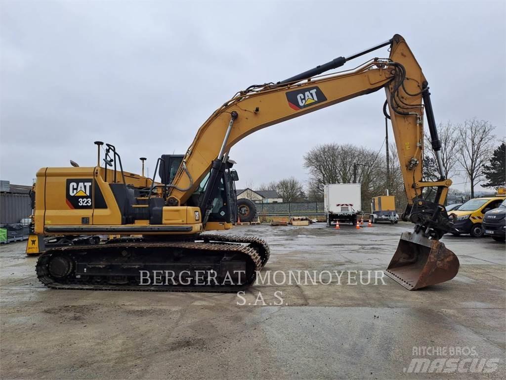 CAT 323 Excavatoare pe șenile
