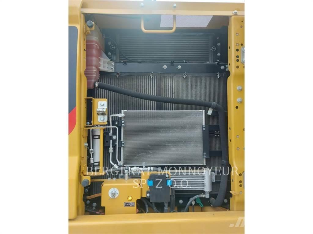 CAT 323 Excavatoare pe șenile
