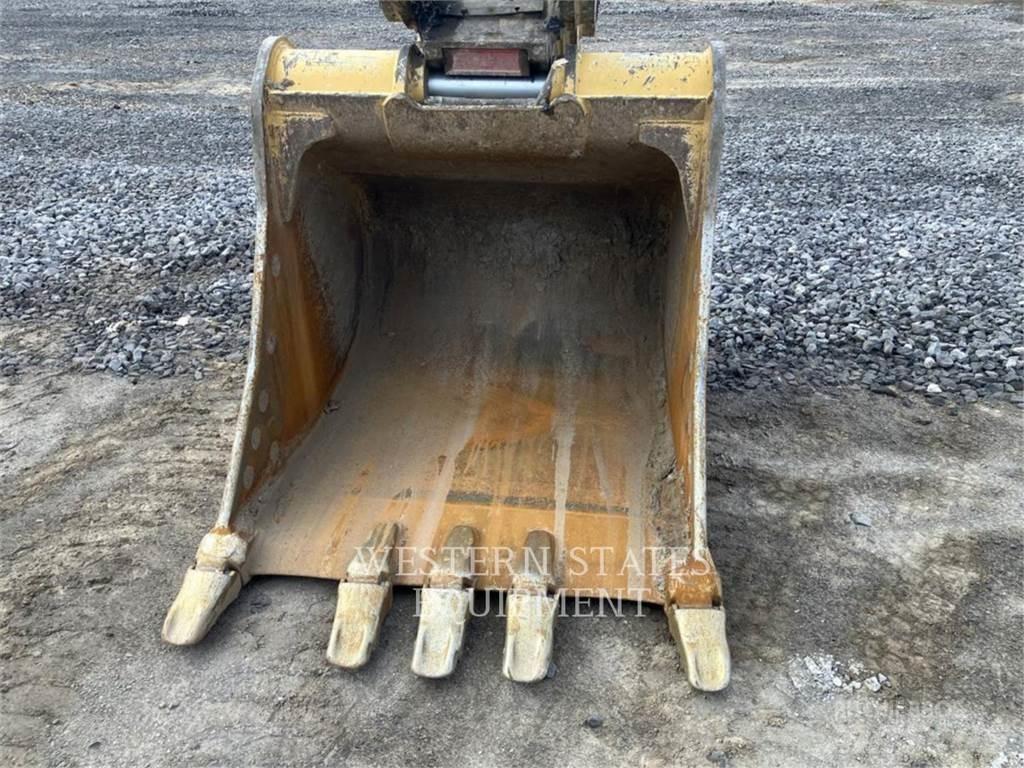 CAT 323 Excavatoare pe șenile

