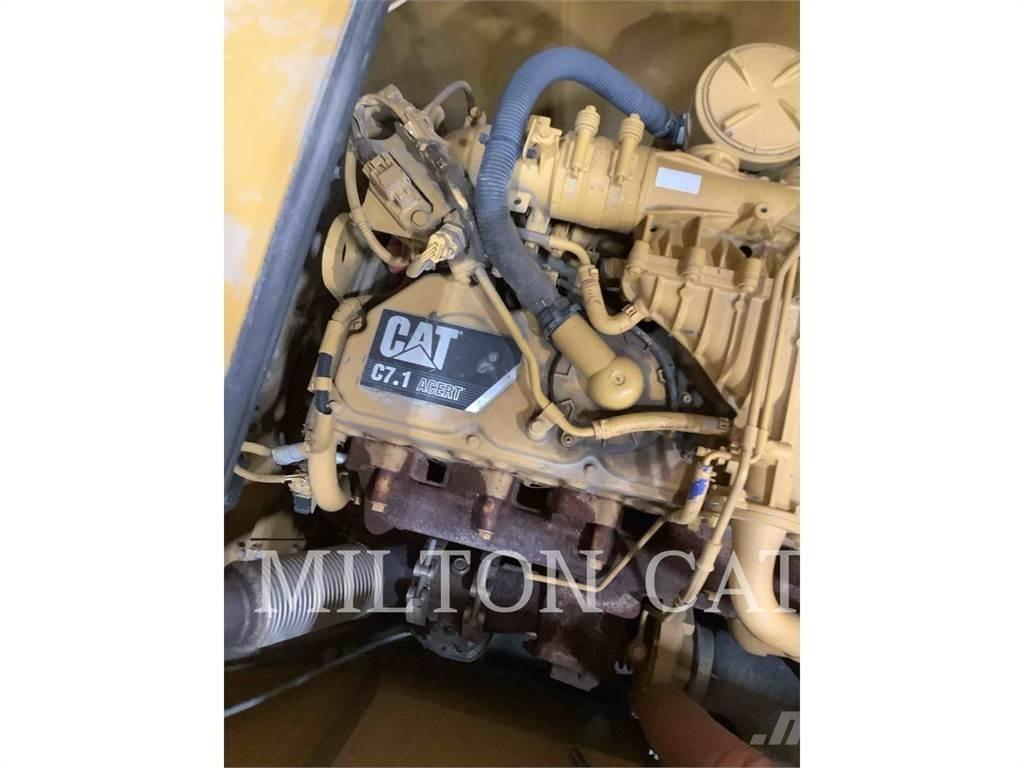 CAT 323 Excavatoare pe șenile
