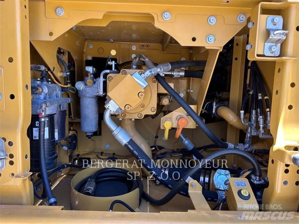 CAT 323 Excavatoare pe șenile
