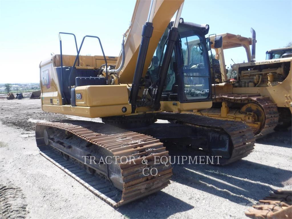 CAT 323 Excavatoare pe șenile
