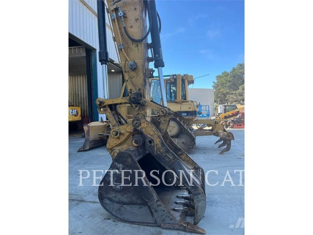 CAT 323 Excavatoare pe șenile
