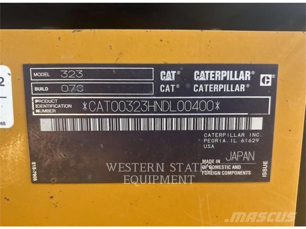 CAT 323 Excavatoare pe șenile
