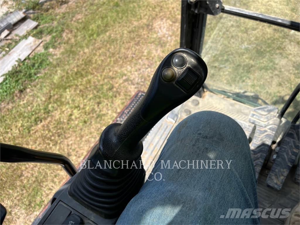 CAT 323 Excavatoare pe șenile
