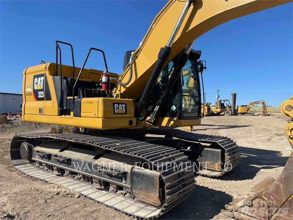 CAT 323 Excavatoare pe șenile
