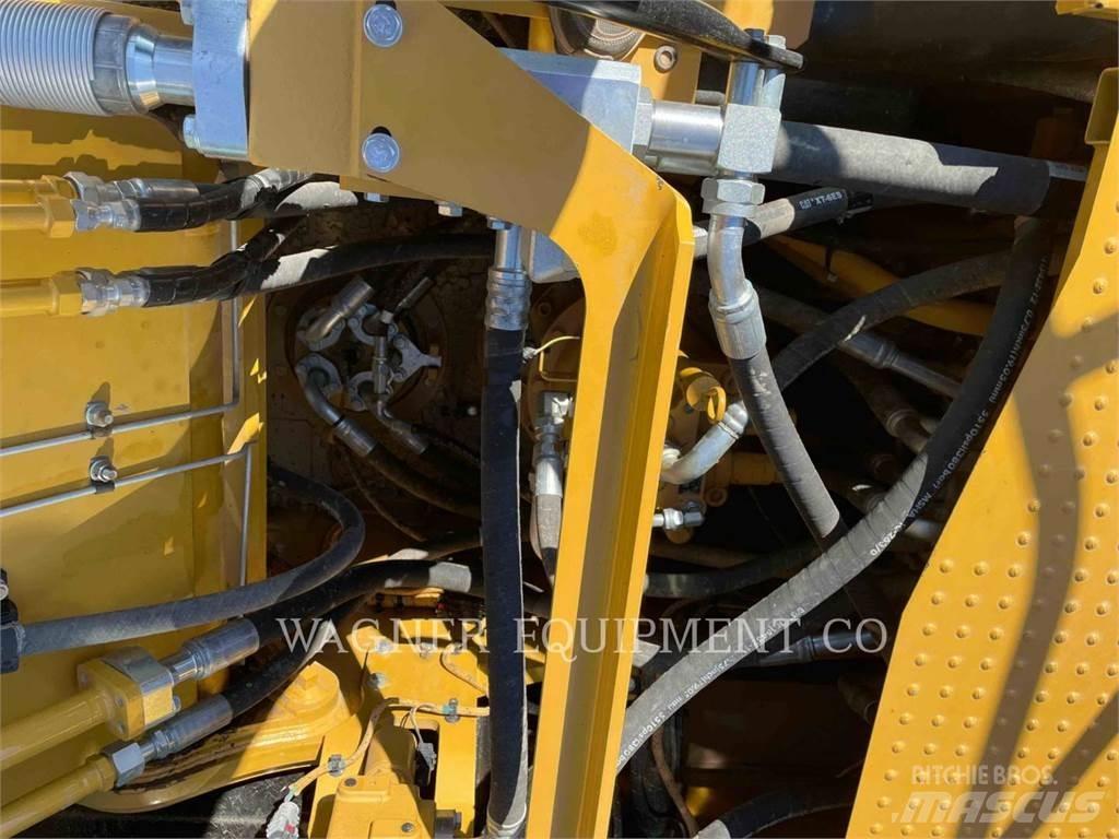 CAT 323 Excavatoare pe șenile
