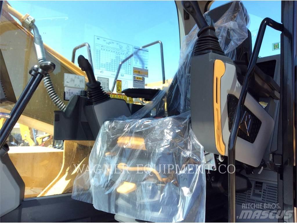 CAT 323 Excavatoare pe șenile
