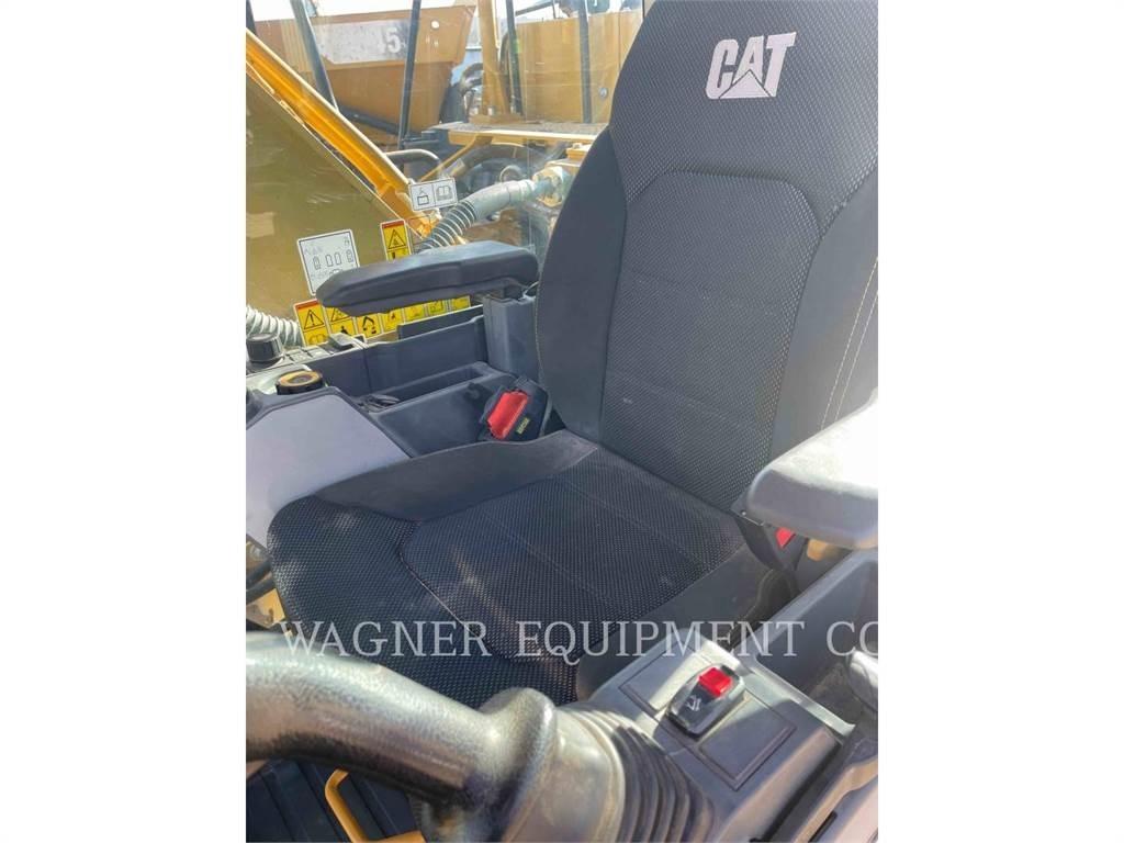 CAT 323 Excavatoare pe șenile
