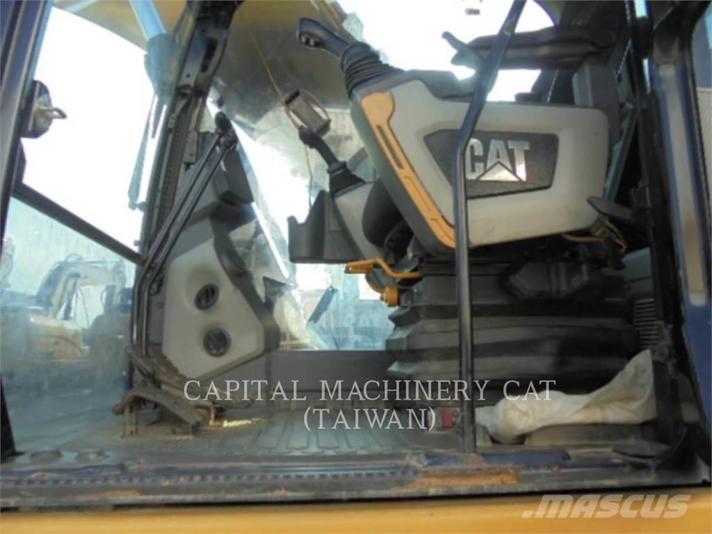 CAT 323-07 Excavatoare pe șenile
