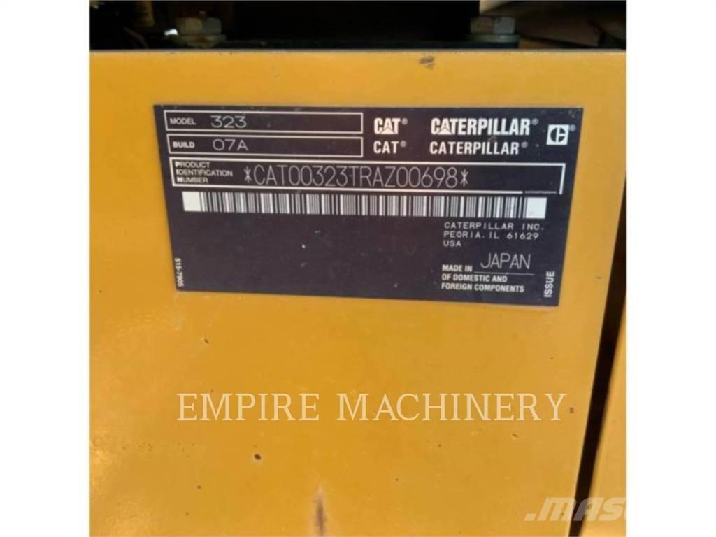CAT 323-07 Excavatoare pe șenile
