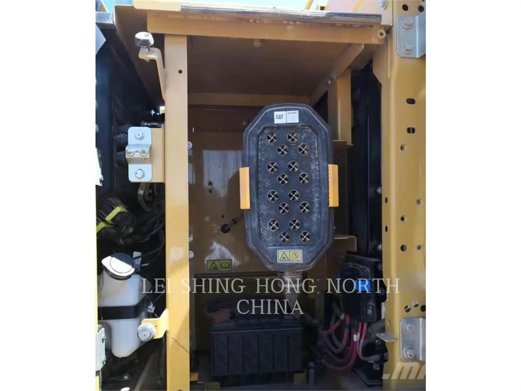 CAT 323-07 Excavatoare pe șenile
