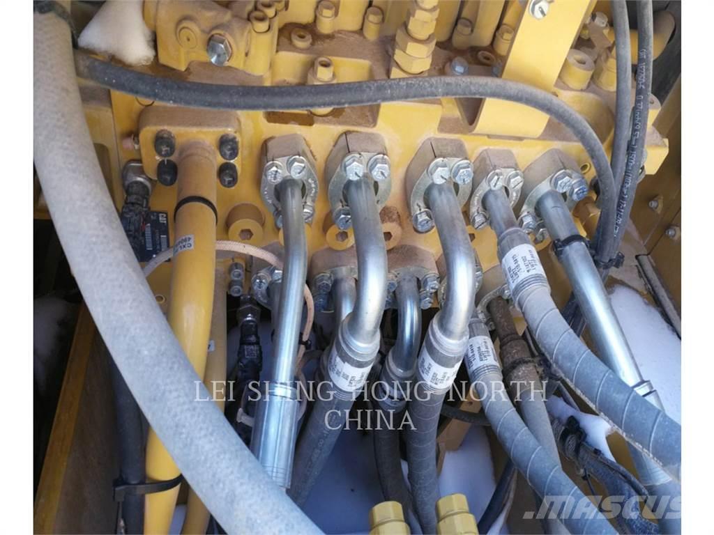 CAT 323-07 Excavatoare pe șenile
