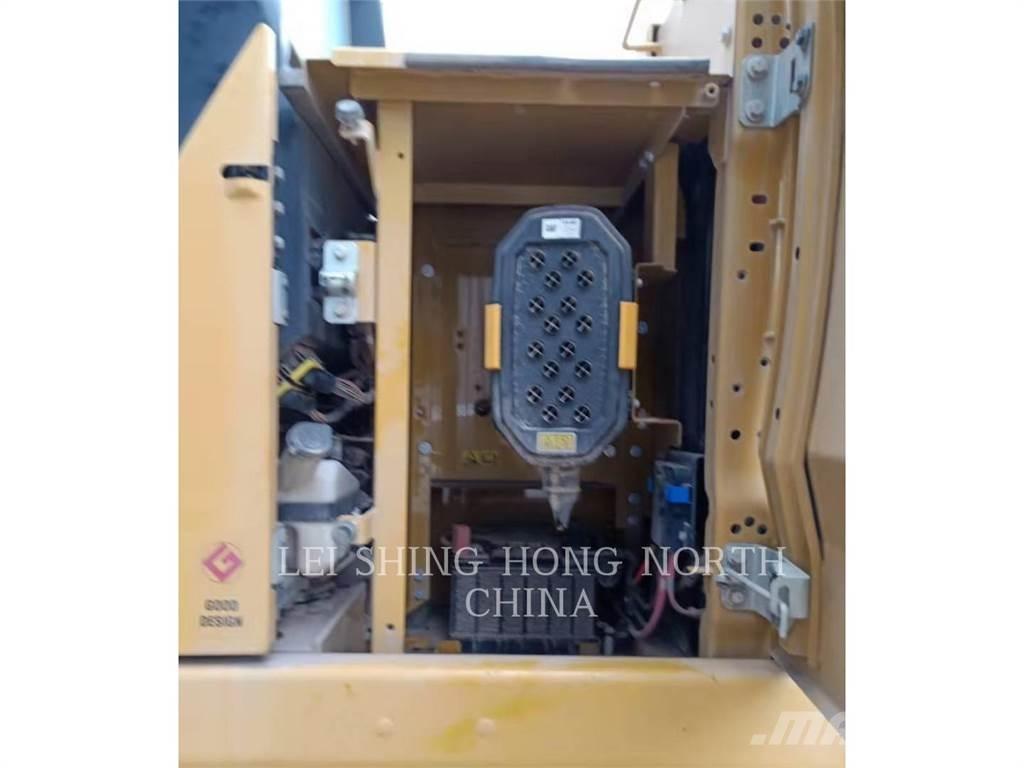 CAT 323-07 Excavatoare pe șenile
