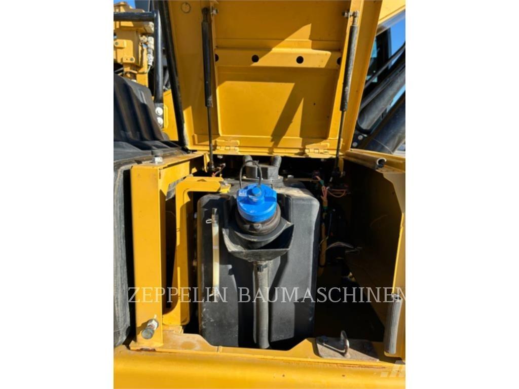 CAT 323-07B Excavatoare pe șenile

