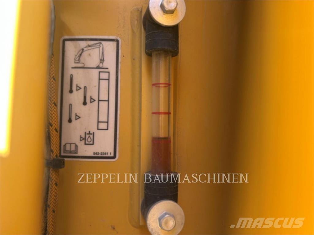 CAT 323-07B Excavatoare pe șenile
